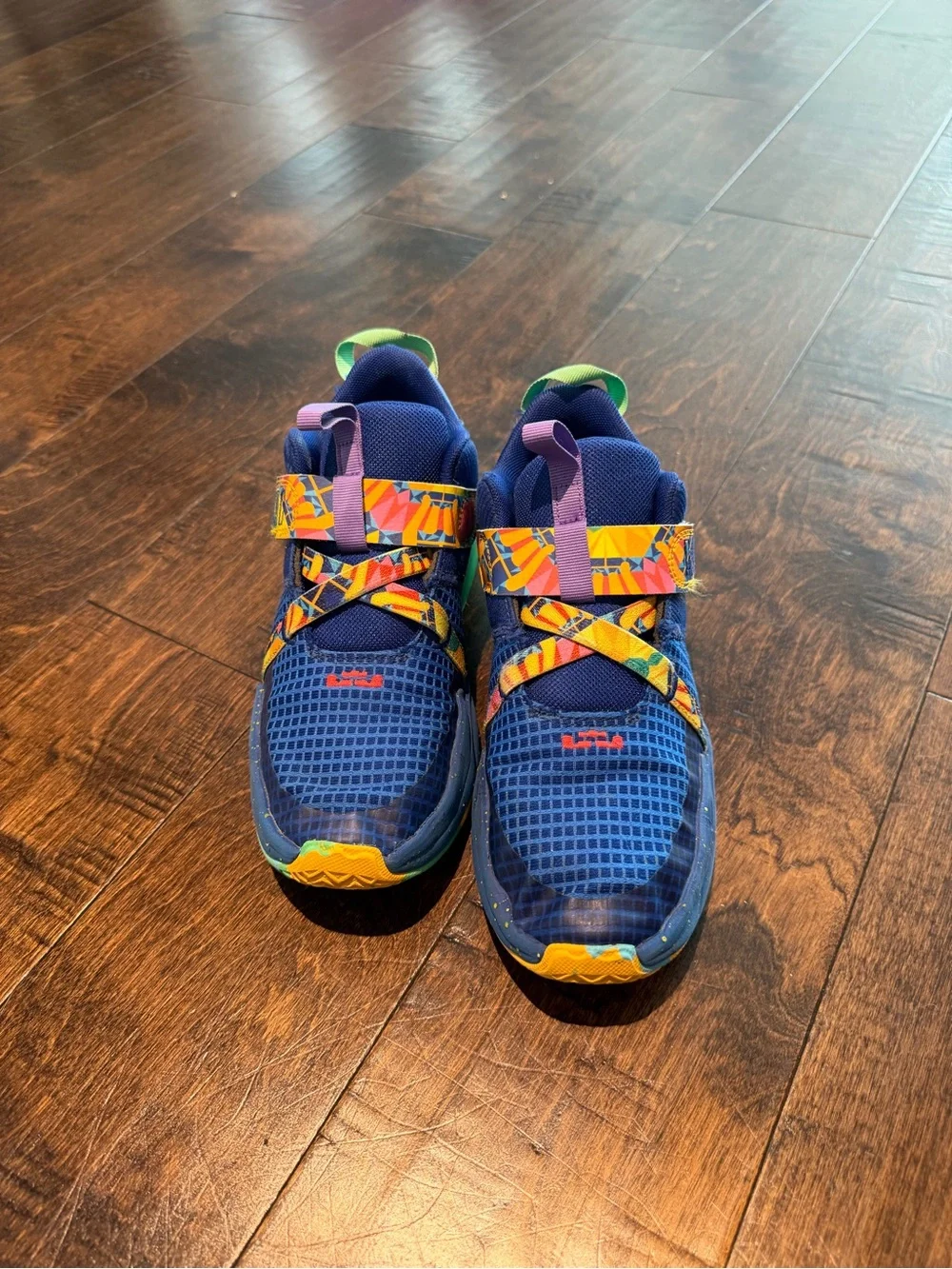 Nike Kids' size 3 Blue Multi Athletic Sneakers